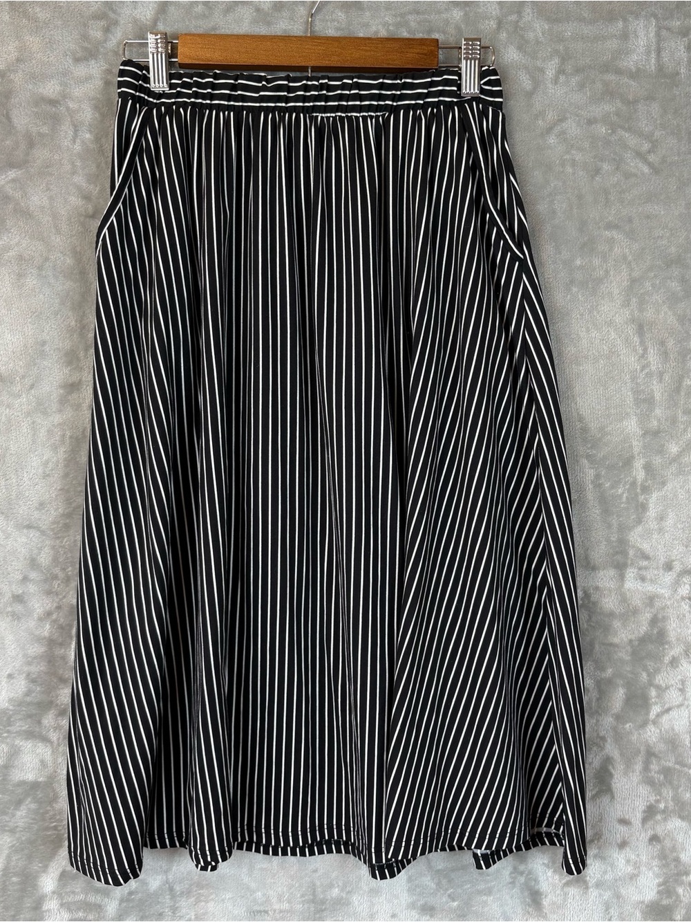 DownEast Black and White Striped A-Line Skirt w/Pockets Sz M